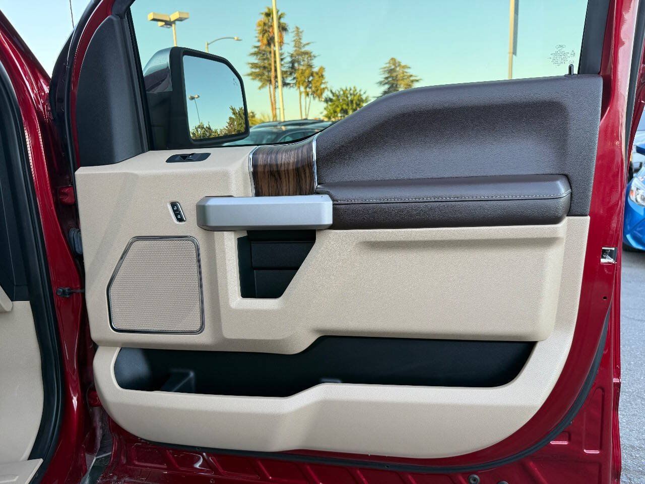 Used 2019 Ford F150 Lariat AWD/4WD image 13
