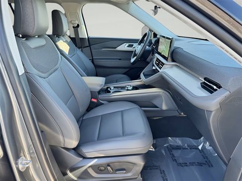 New 2026 Ford Explorer Active w/ Active Comfort Package image 27
