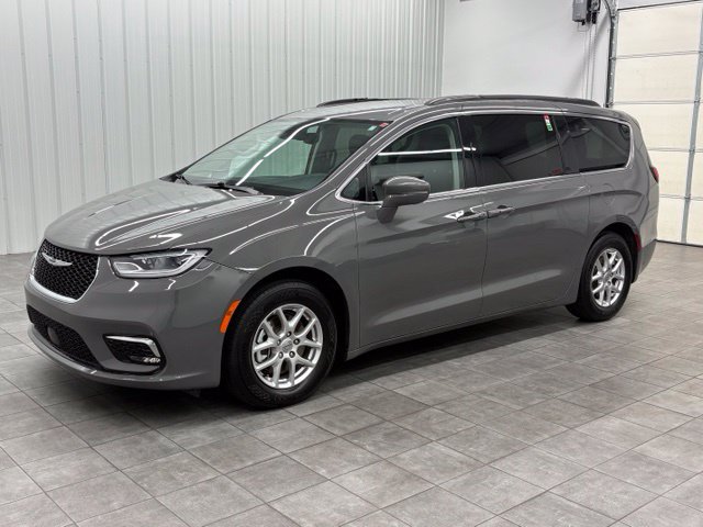 Used 2022 Chrysler Pacifica Touring-L FWD image 5