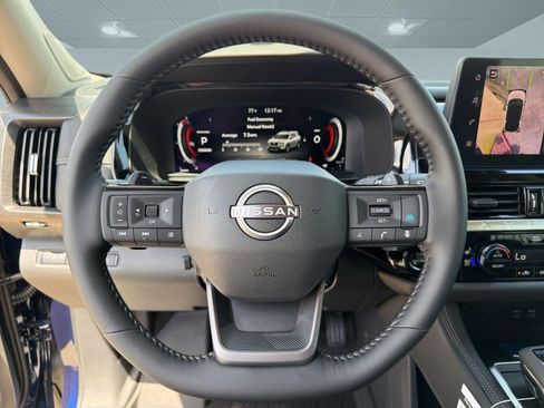 New 2026 Nissan Pathfinder Platinum FWD image 18