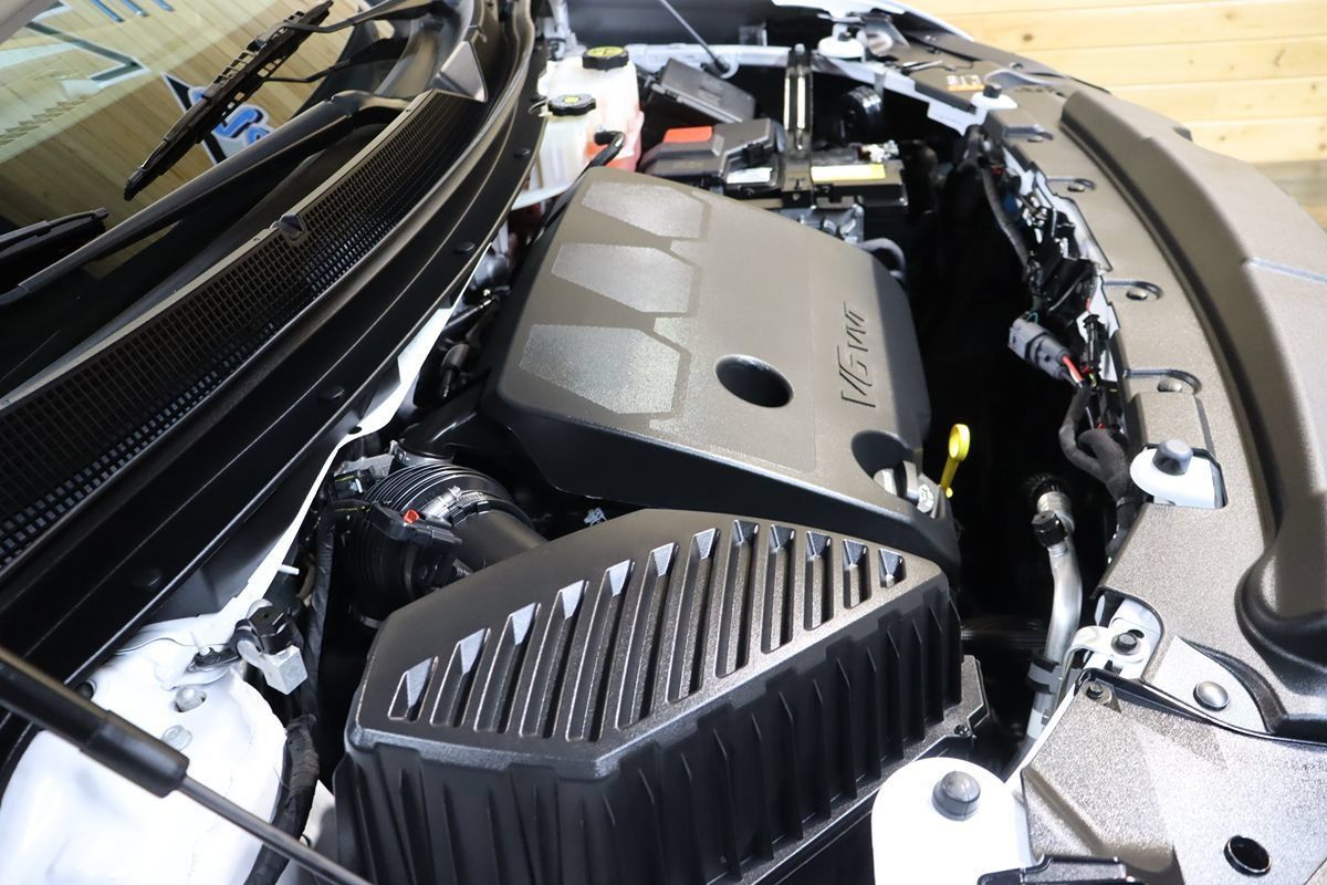 Used 2023 Chevrolet Traverse Premier FWD image 70