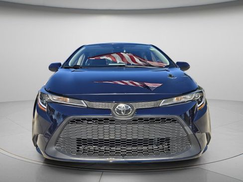 Used 2021 Toyota Corolla LE image 5