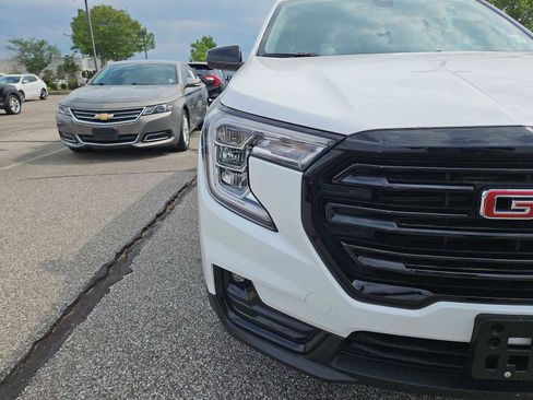 Certified 2023 GMC Terrain SLT w/ Elevation Edition FWD image 11