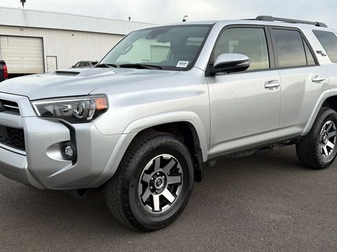 Used 2023 Toyota 4Runner TRD Off-Road Premium w/ Moonroof Package AWD/4WD image 2