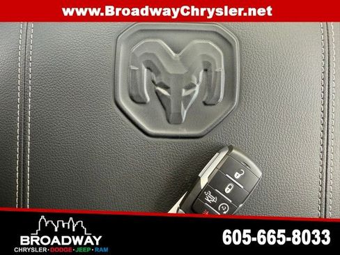 Used 2025 RAM 1500 Laramie AWD/4WD image 19