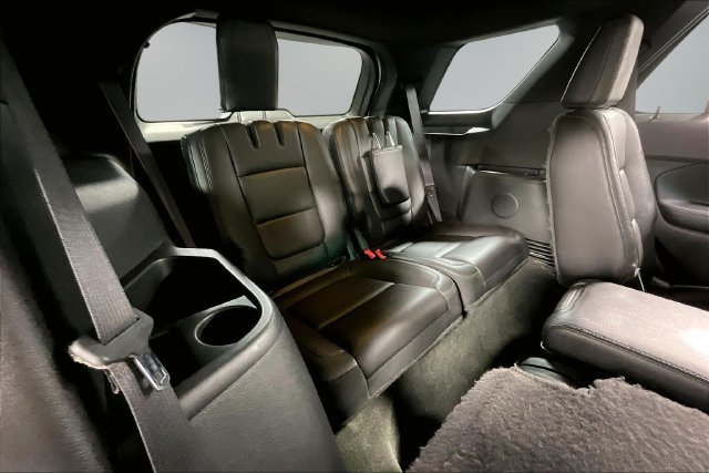 Used 2014 Ford Explorer XLT w/ Equipment Group 202A AWD/4WD image 26