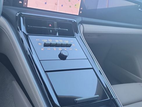 Certified 2025 Porsche Panamera 4 AWD/4WD image 24