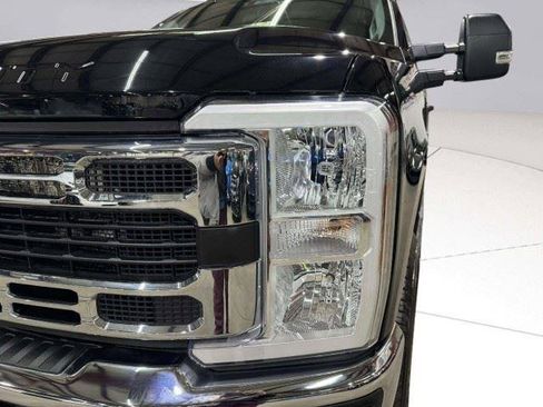Used 2025 Ford F250 XLT AWD/4WD image 11