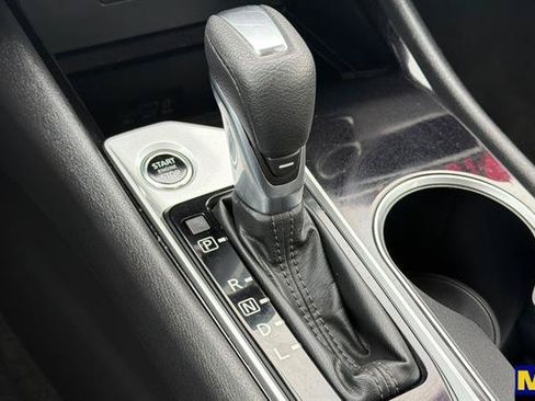 Used 2024 Nissan Altima 2.5 SV FWD image 25