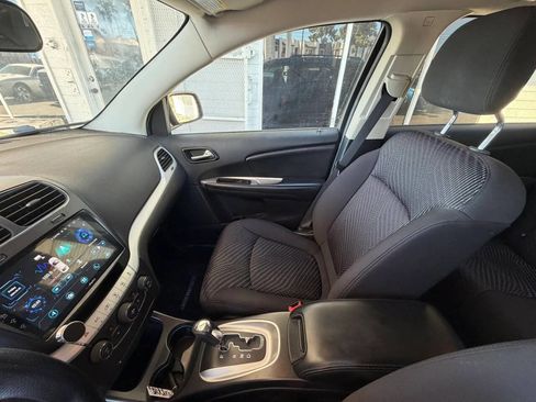 Used 2013 Dodge Journey SXT w/ Flexible Seating Group image 11