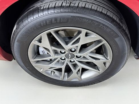 Used 2025 Genesis GV70 2.5T image 37