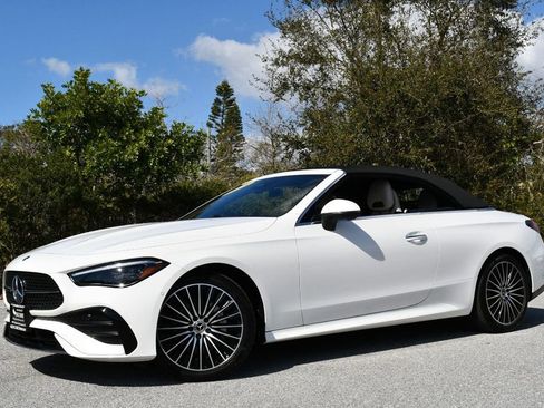 Used 2025 Mercedes-Benz CLE 300 4MATIC Cabriolet image 28