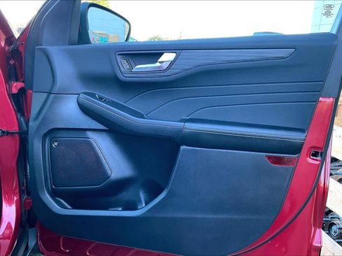 Certified 2023 Ford Escape SE w/ PHEV Premium Package image 22