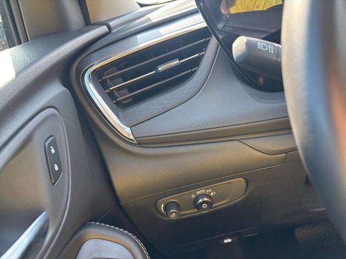 Used 2025 Buick Encore GX Preferred FWD image 32
