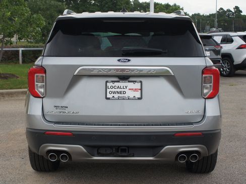 Used 2022 Ford Explorer Platinum w/ Equipment Group 601A AWD/4WD image 3