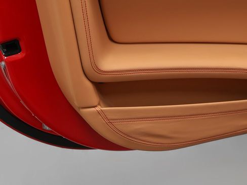 Used 2010 Ferrari California RWD image 70