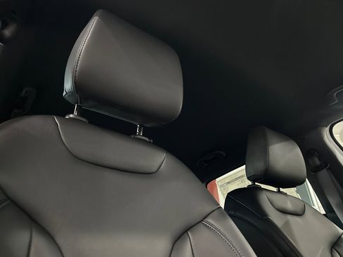 New 2026 Jeep Compass Limited image 18