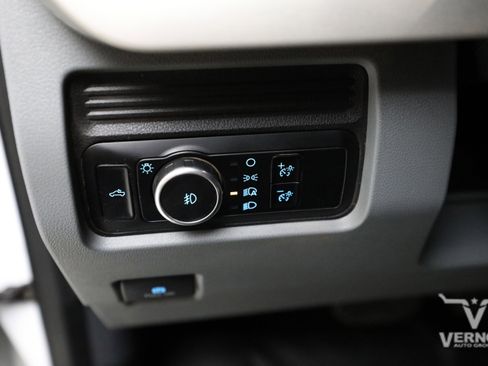 Used 2024 Ford F250 XL w/ XL Chrome Package image 16