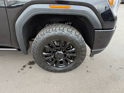 Used 2022 GMC Sierra 2500 Denali w/ Denali Black Diamond Edition image 18