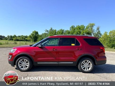 Used 2016 Ford Explorer XLT w/ Equipment Group 202A FWD image 2