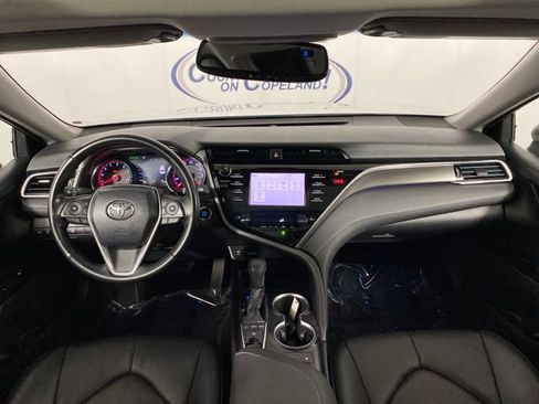 Used 2018 Toyota Camry XSE FWD image 12