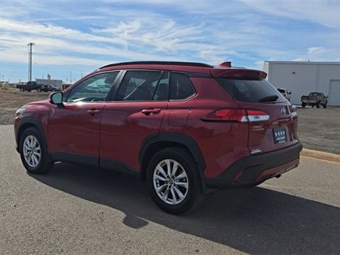 Used 2023 Toyota Corolla Cross LE image 8