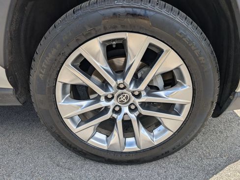 Used 2021 Toyota RAV4 XLE Premium AWD/4WD image 11