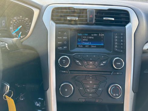 Used 2013 Ford Fusion SE image 20