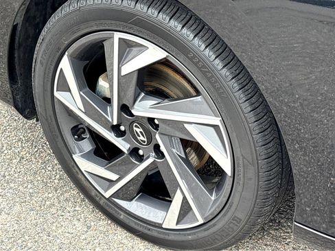 Used 2025 Hyundai Elantra SEL FWD image 20