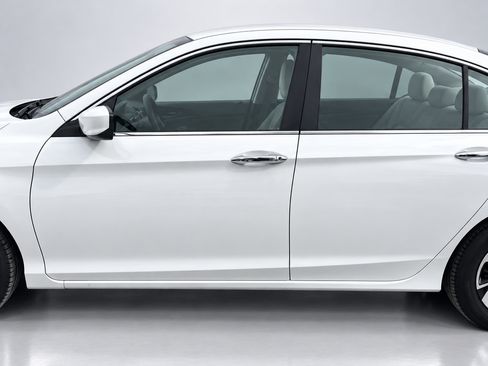 Used 2016 Honda Accord LX image 5