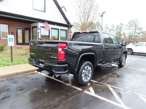 Used 2024 Chevrolet Silverado 2500 Custom w/ Z71 Off-Road Package image 8