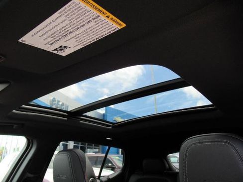 New 2025 Chevrolet Equinox EV RS image 32