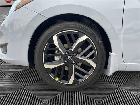 New 2025 Nissan Versa SR w/ Trunk Package image 14