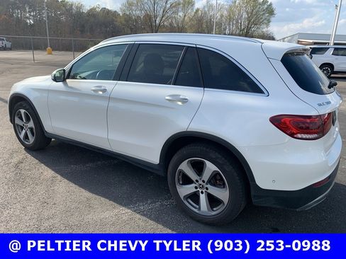 Used 2022 Mercedes-Benz GLC 300 4MATIC image 4