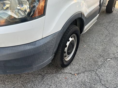 Used 2018 Ford Transit 250 138 RWD image 23
