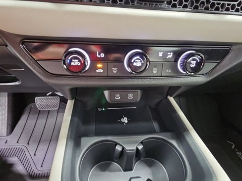 New 2027 Honda HR-V LX image 17