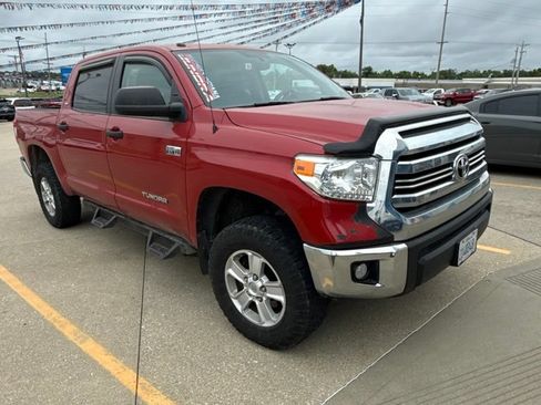 Used 2017 Toyota Tundra SR5 w/ SR5 Upgrade Package AWD/4WD image 1