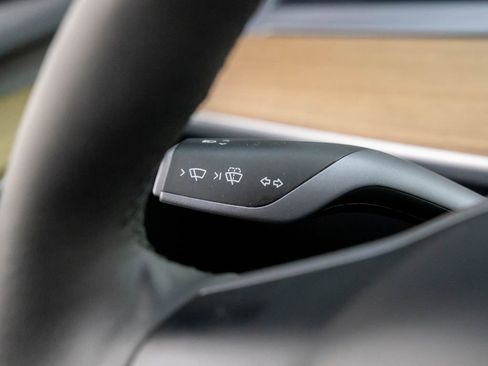 Used 2023 Tesla Model Y Long Range image 21