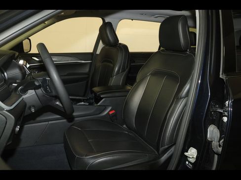 Certified 2023 Jeep Grand Cherokee L Limited w/ Luxury Tech Group II AWD/4WD image 26