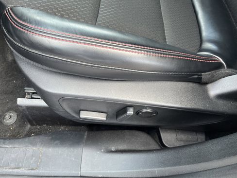 Used 2025 Ford Escape ST-Line AWD/4WD image 16