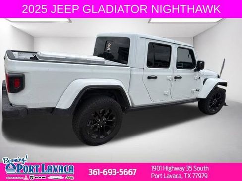 Used 2025 Jeep Gladiator Sport AWD/4WD image 1