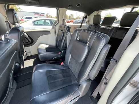 Used 2018 Dodge Grand Caravan SXT image 25