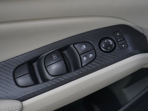 Used 2025 Nissan Altima 2.5 SV w/ SV Premium Package FWD image 20