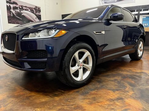 Used 2017 Jaguar F-PACE Premium AWD/4WD image 5