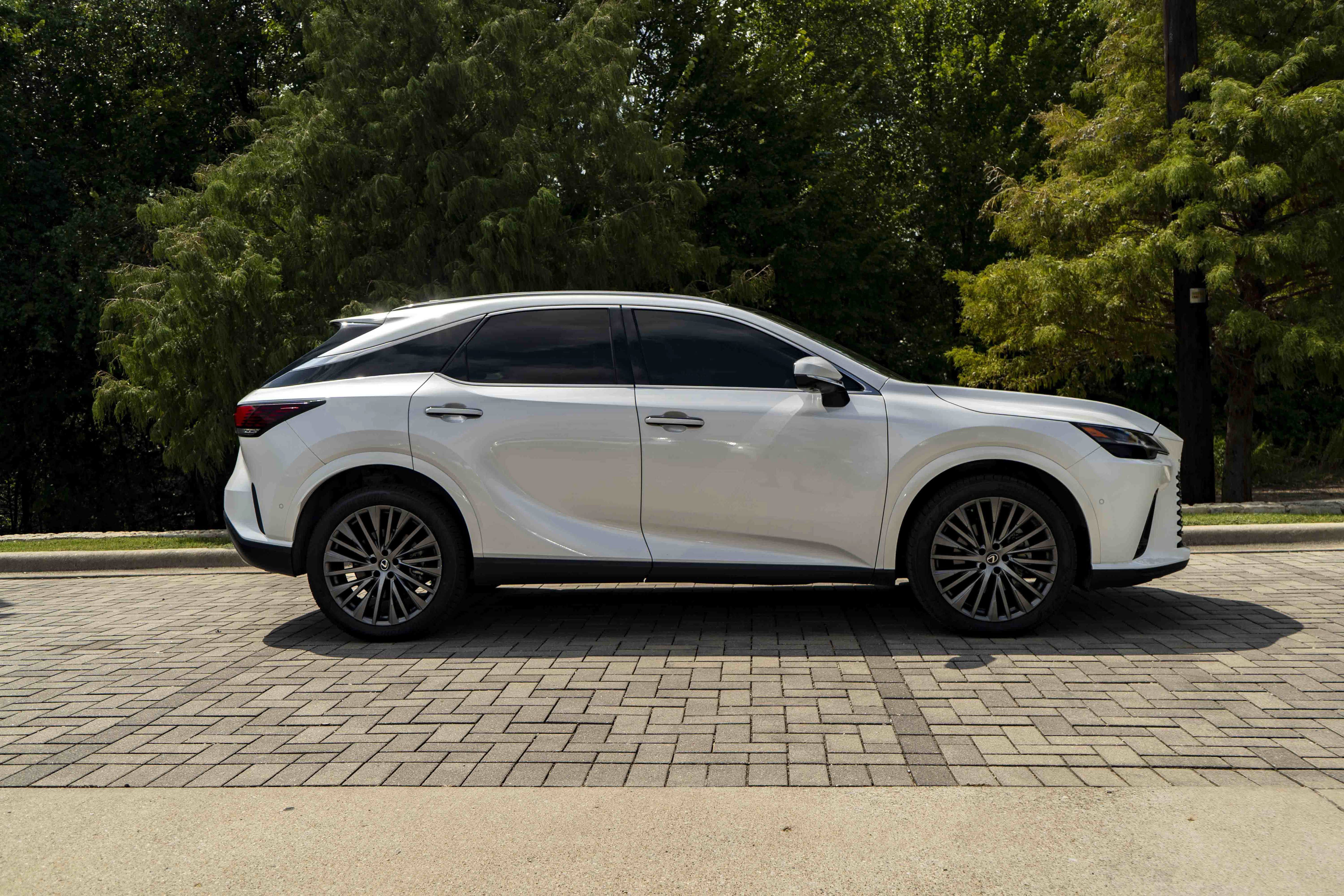 Used 2024 Lexus RX 350 FWD w/ Convenience Package image 9