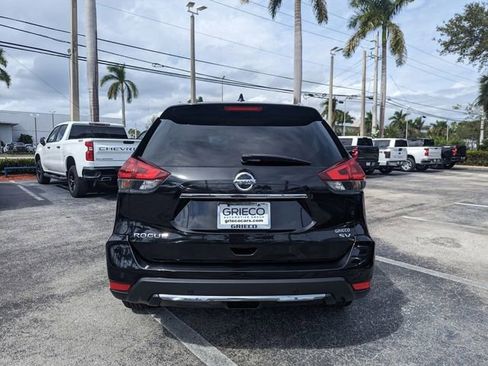 Used 2019 Nissan Rogue SV image 13