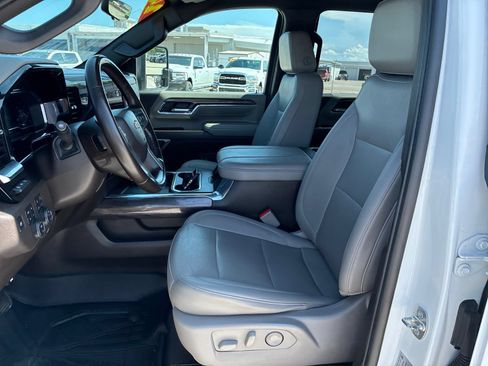 Used 2024 Chevrolet Silverado 2500 LTZ w/ LTZ Premium Package AWD/4WD image 9