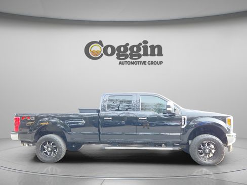 Used 2019 Ford F250 XLT w/ XLT Premium Package image 7