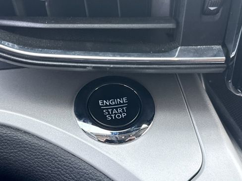 Used 2024 Ford Explorer XLT w/ Equipment Group 202A image 38