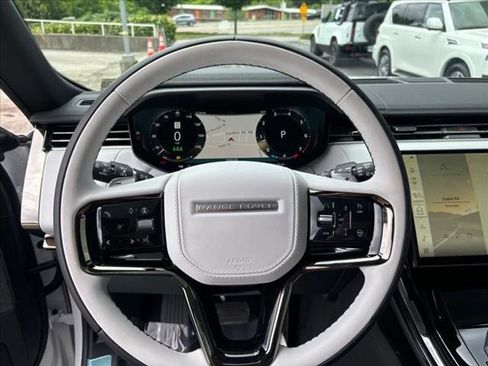 Used 2024 Land Rover Range Rover Sport Dynamic SE image 14